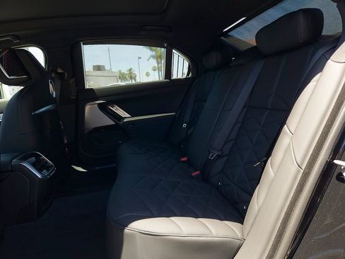 New 2026 BMW 740i w/ Premium Package RWD image 9