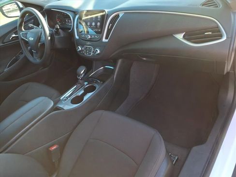 Used 2024 Chevrolet Malibu LT image 18