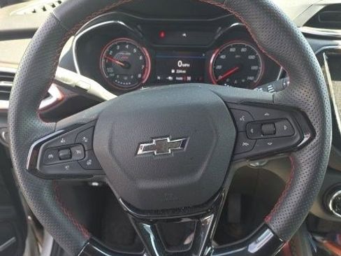 Used 2023 Chevrolet TrailBlazer RS w/ Sun and Liftgate Package AWD/4WD image 6