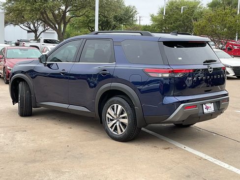 New 2026 Nissan Pathfinder SL FWD image 7