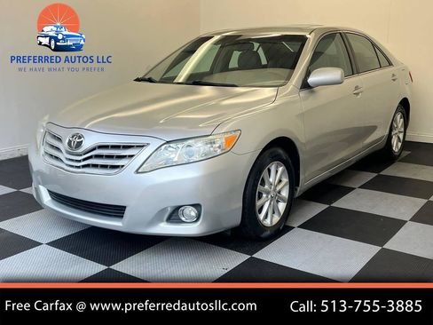 Used 2011 Toyota Camry XLE w/ XLE Extra-Value Pkg #2 image 1