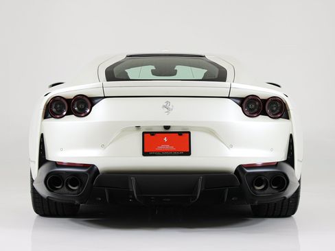 Used 2020 Ferrari 812 Superfast RWD image 7