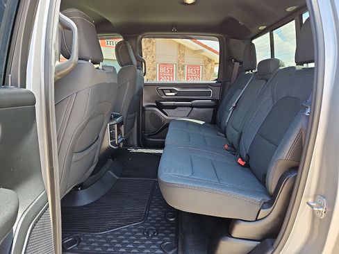 Used 2021 RAM 1500 Big Horn AWD/4WD image 9