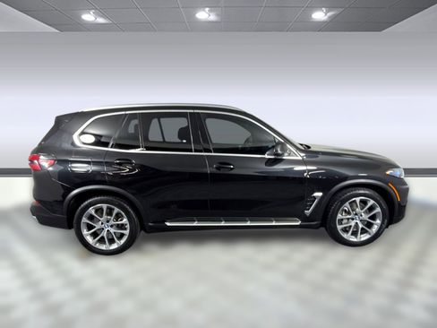 Used 2025 BMW X5 xDrive50e image 8