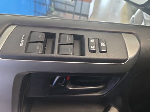Used 2011 Toyota 4Runner SR5 w/ Convenience Pkg AWD/4WD image 10