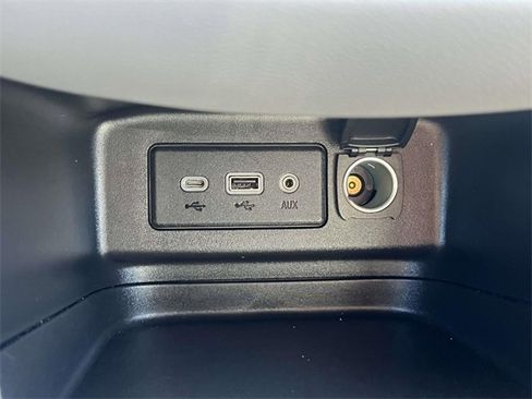 Certified 2024 Chevrolet Equinox LS image 31