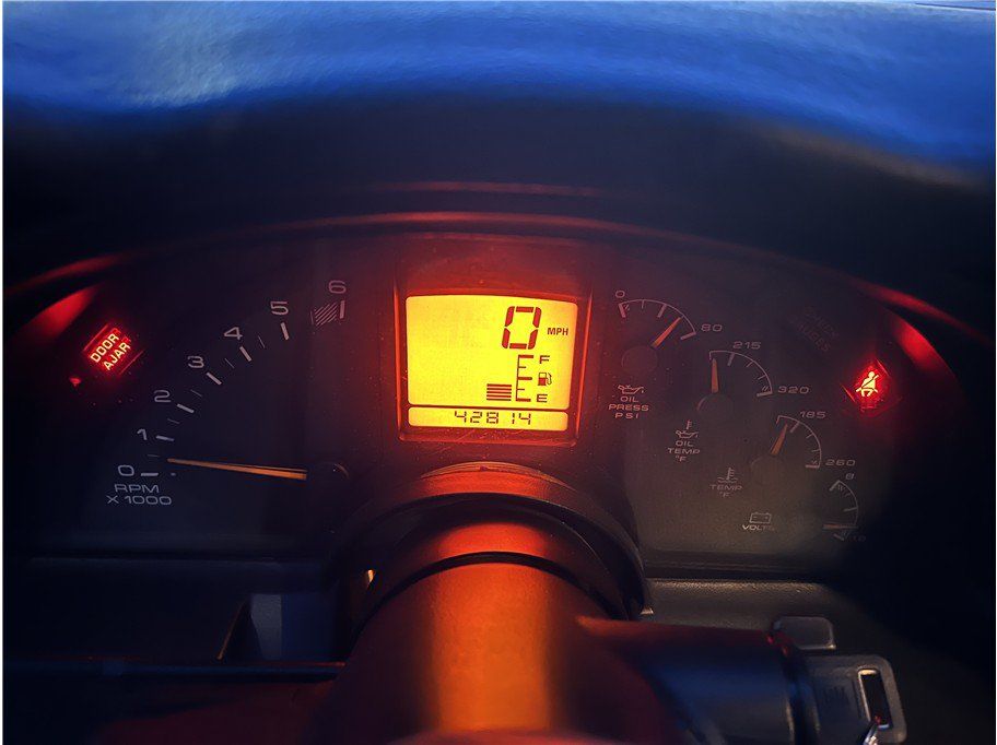 Used 1994 Chevrolet Corvette Coupe RWD image 16