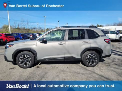 Certified 2025 Subaru Forester Premium AWD/4WD image 2