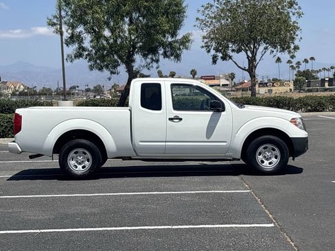 Used 2019 Nissan Frontier S RWD image 8
