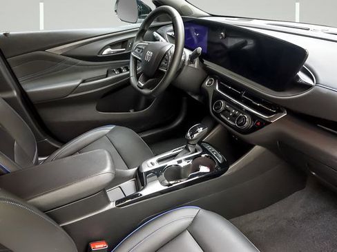 Used 2025 Buick Envista Sport Touring FWD image 26