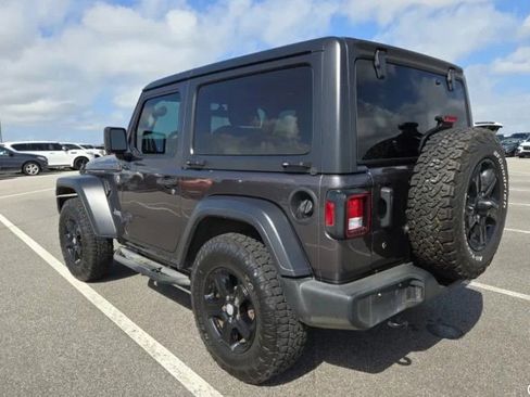 Used 2019 Jeep Wrangler Sport image 2