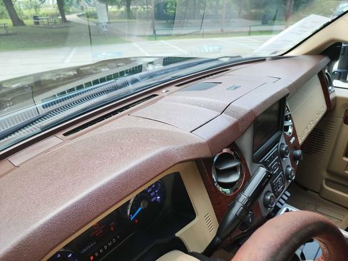 Used 2014 Ford F250 King Ranch w/ FX4 Off-Road Package AWD/4WD image 24