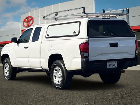 Used 2022 Toyota Tacoma SR RWD image 5
