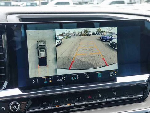 Used 2022 Chevrolet Silverado 1500 High Country w/ Technology Package image 22