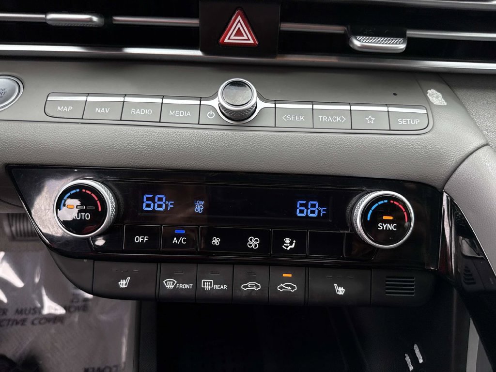 Used 2023 Hyundai Elantra SEL w/ Convenience Package FWD image 28