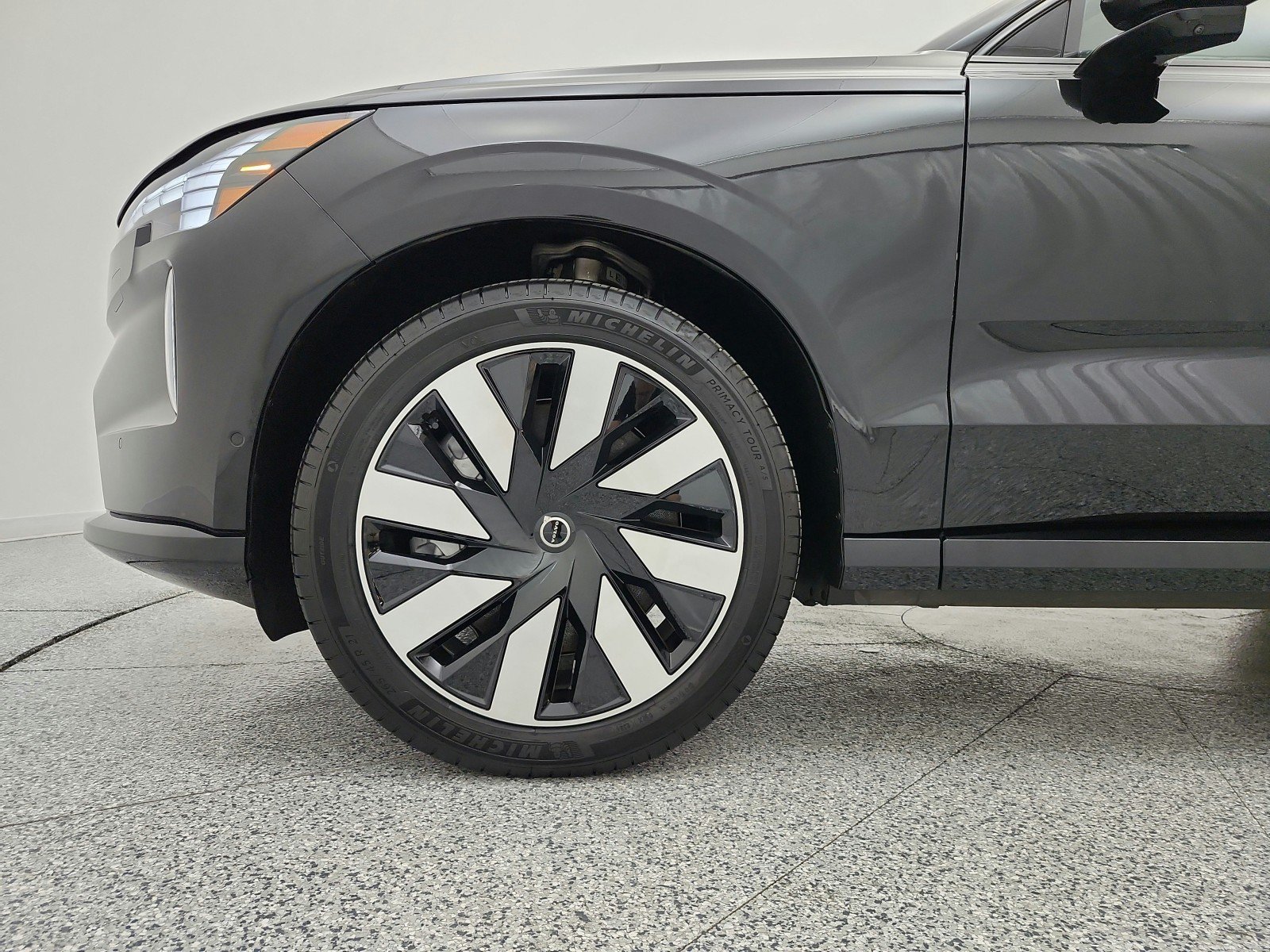 Used 2025 Volvo EX90 Ultra AWD/4WD image 30