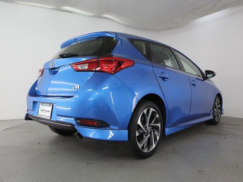 Used 2017 Toyota Corolla iM FWD image 9