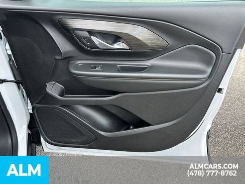 Used 2024 GMC Terrain SLT FWD image 16