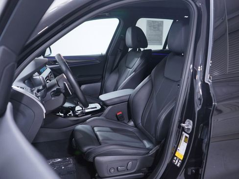 Used 2024 BMW X3 xDrive30i w/ M Sport Package image 7