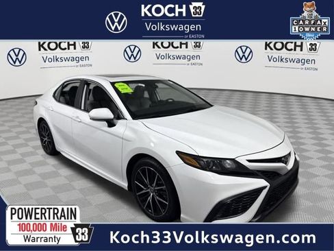 Used 2023 Toyota Camry SE image 1
