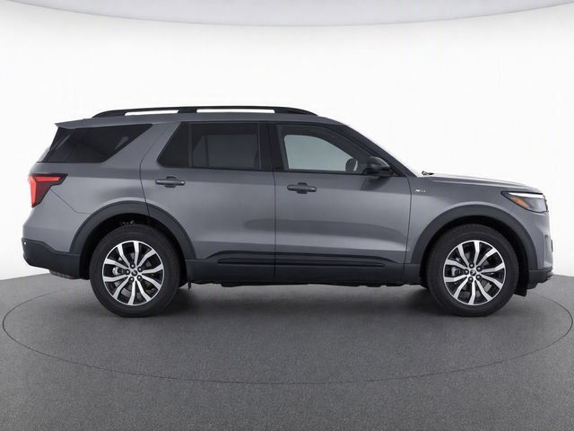 Used 2025 Ford Explorer ST-Line AWD/4WD image 2