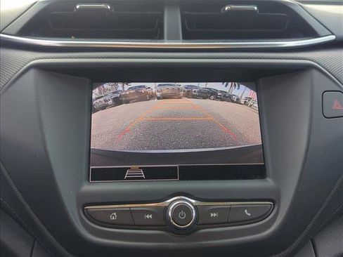 Used 2023 Chevrolet TrailBlazer LT FWD image 19