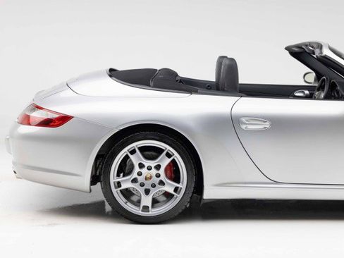 Used 2006 Porsche 911 Carrera S RWD image 37