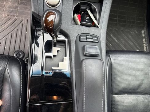 Used 2015 Lexus ES 350 w/ Luxury Package FWD image 18