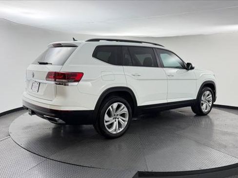 Used 2023 Volkswagen Atlas SE w/ Panoramic Sunroof Package FWD image 8
