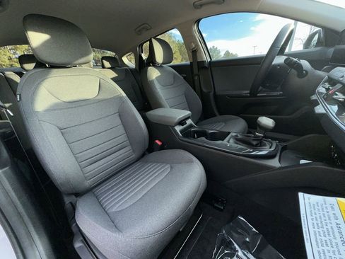 New 2025 Kia K4 EX image 24
