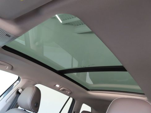 New 2025 Volkswagen Atlas SEL image 22