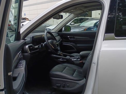 Used 2024 Kia Telluride EX AWD/4WD image 14