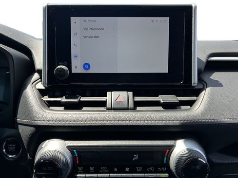 Used 2024 Toyota RAV4 XLE FWD image 43