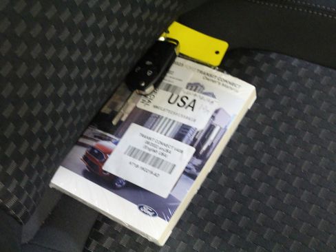 Used 2023 Ford Transit Connect XLT image 23