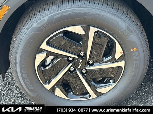 New 2025 Kia Sportage LX image 28