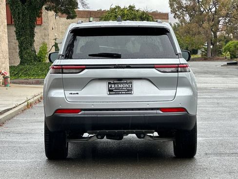 New 2026 Jeep Grand Cherokee Limited w/ Limited Altitude Package AWD/4WD image 4