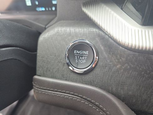 Used 2025 Ford Explorer Platinum image 25