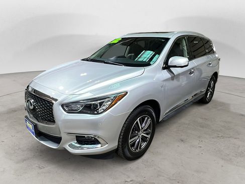 Used 2019 INFINITI QX60 Luxe w/ Essential Package image 3