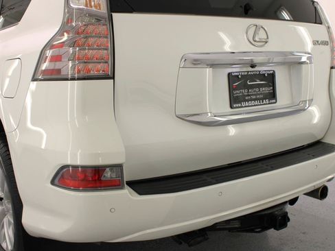 Used 2014 Lexus GX 460 w/ Premium Package AWD/4WD image 24