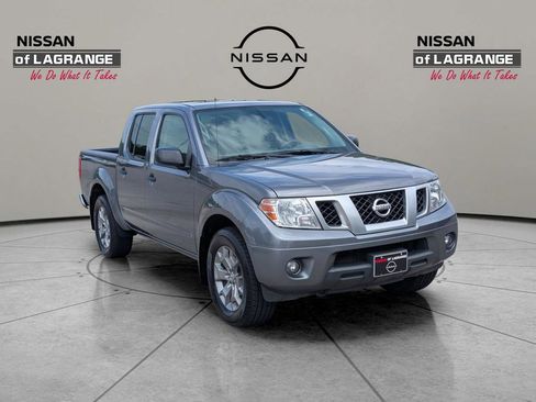 Used 2020 Nissan Frontier SV AWD/4WD image 3