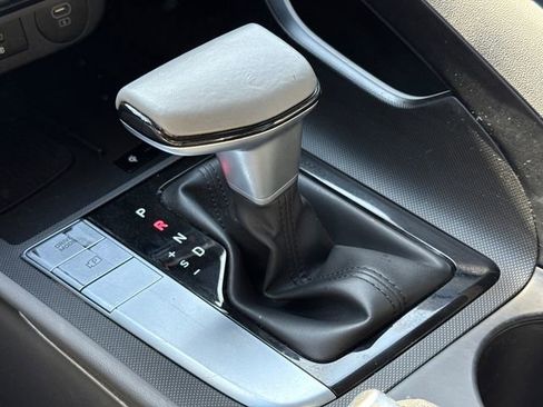 Certified 2025 Hyundai Elantra Sport image 24