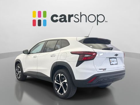 Used 2024 Chevrolet Trax RS FWD image 3