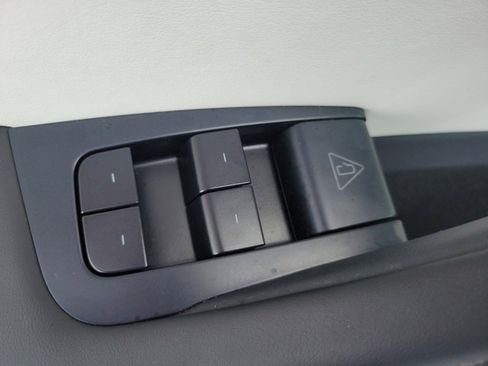 Used 2026 Tesla Model Y AWD image 22