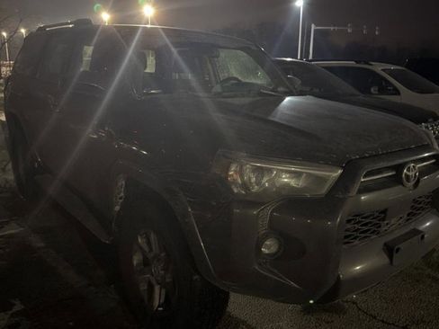 Used 2022 Toyota 4Runner SR5 image 2
