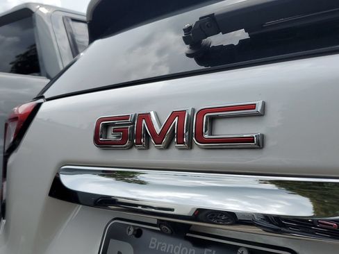 Used 2023 GMC Terrain SLT w/ LPO, Floor Liner Package AWD/4WD image 6