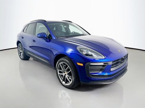 Certified 2025 Porsche Macan AWD/4WD image 7
