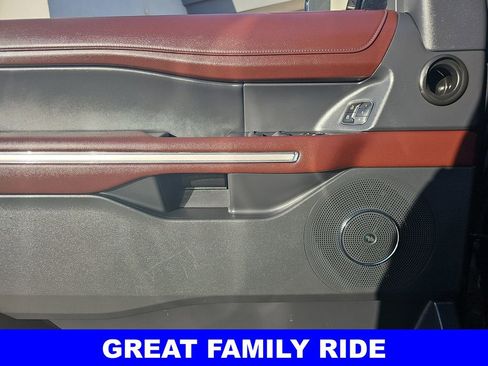Used 2023 Ford Expedition Max Limited image 29