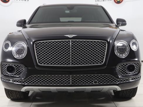 Used 2018 Bentley Bentayga image 70