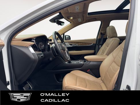 Certified 2023 Cadillac XT5 Sportv w/ Platinum Package image 10