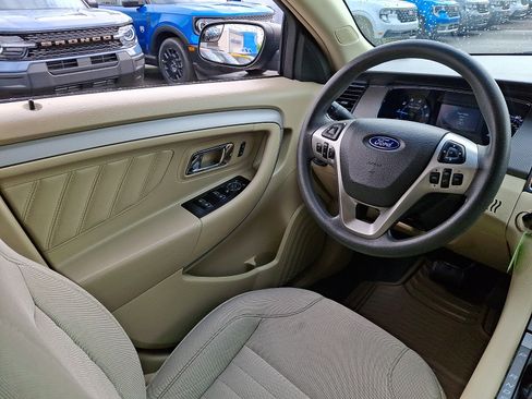 Certified 2017 Ford Taurus SE FWD image 14